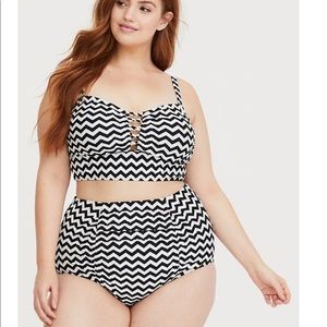 TORRID CHEVRON WIRELESS LATTICE BIKINI TOP& BOTTOM